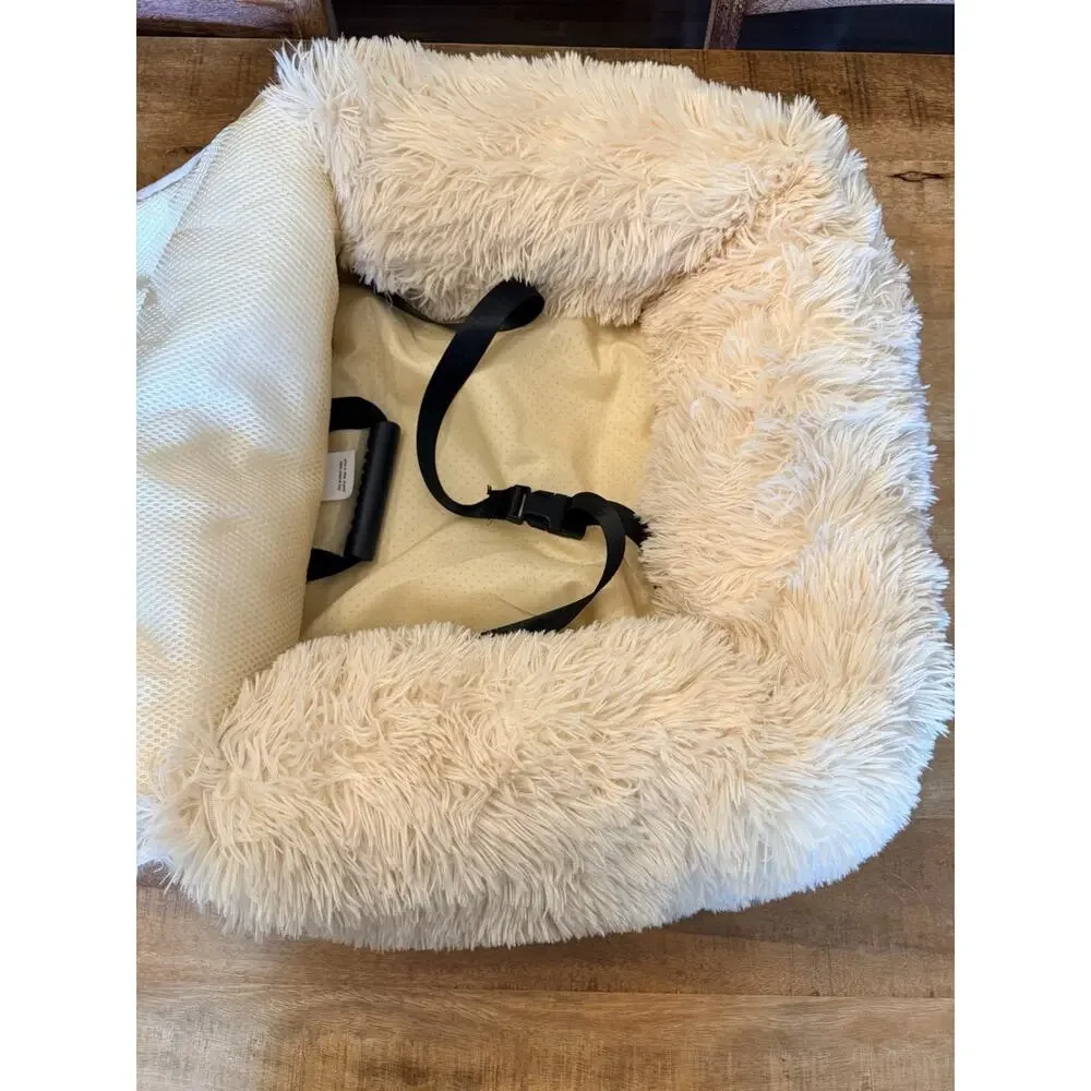 Pelsbarn Luxurious Cozy Car Bed For Dogs XS/S Beige NWOT Safe In Car